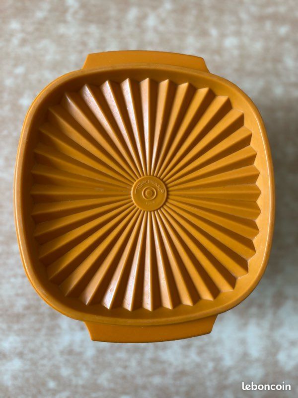 BOITE JAUNE TUPPERWARE vintage soleil décor fleur années 1970-80 EUR 8,00 - FR