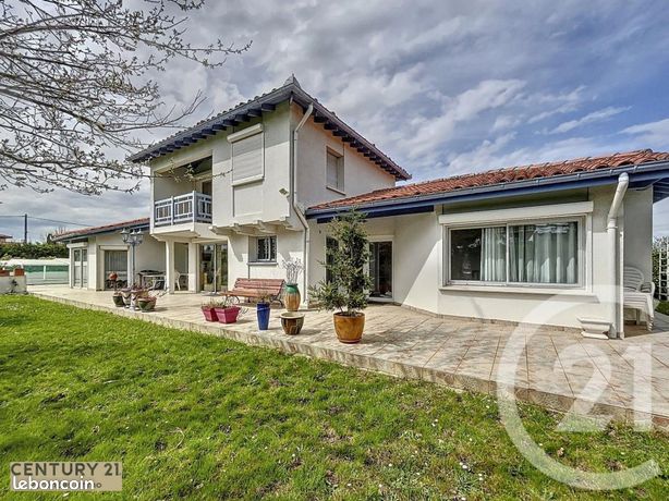 Maison 7 pièces 246 m²