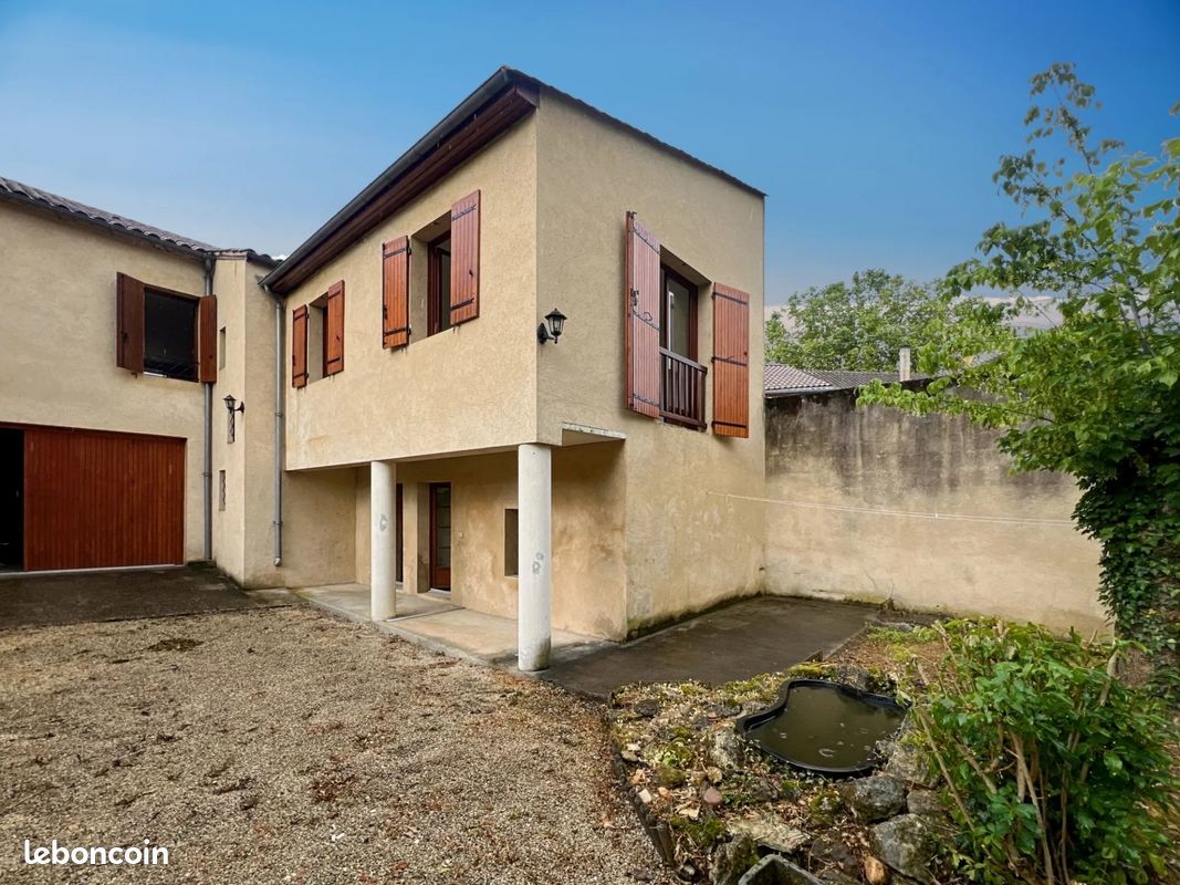 Maison 3 pièces 91 m² · à Le Buisson-de-Cadouin · 91 m² · 730 €