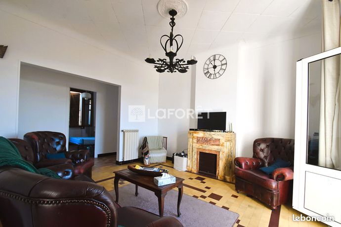 https://img.leboncoin.fr/api/v1/lbcpb1/images/83/b1/55/83b155603020a29fd1086d331d506f19f7f68de2.jpg?rule=ad-image