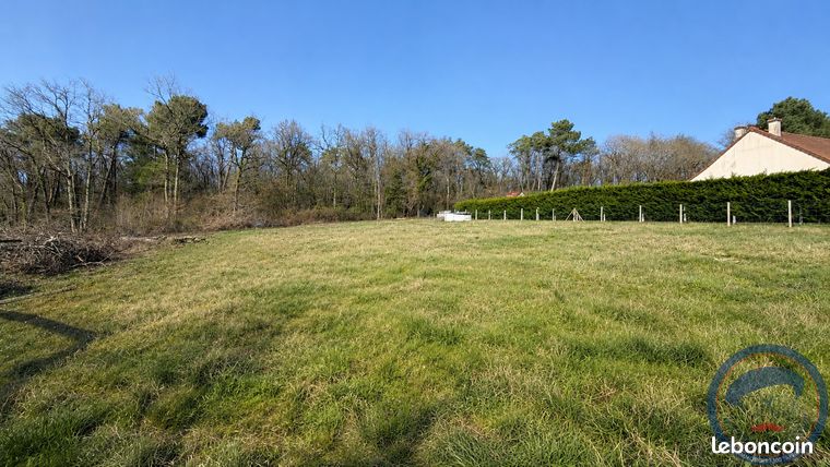 Terrain 4084 m² Saint-Benoît-la-Forêt