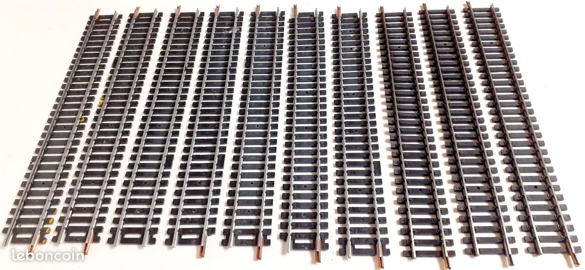 Lot De 12 Rails Courbes Lima HO - Rayon 360 Mm - Réf. 3030 - Pour Réseaux De Train Miniature