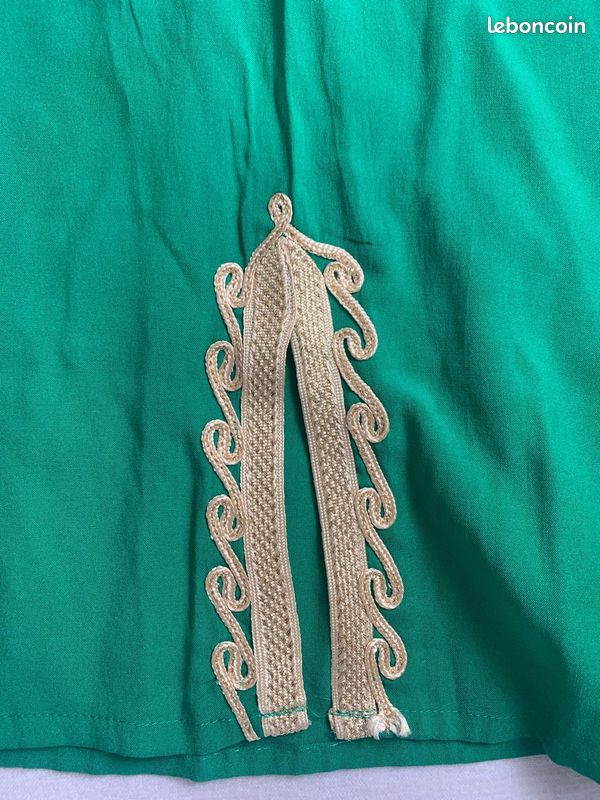 Caftan marocain vert avec applications dorées (image 3)