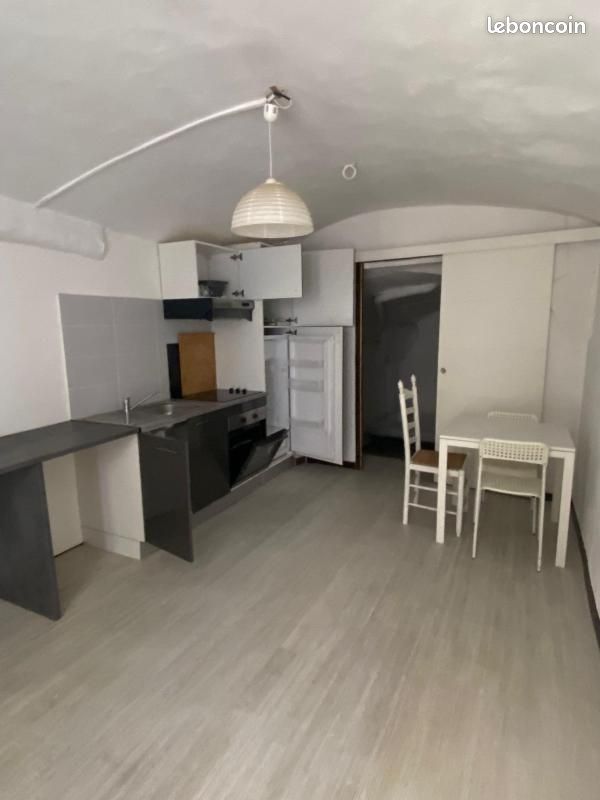 Appartement 1 pièce 31 m² · à Saint-Ambroix · 31 m² · 260 €