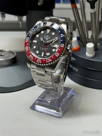 N.A Timekeeping – Classic GMT Carbon Pièce Unique « Black Carbon Pepsi » Acier (image 1)