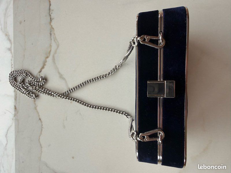 Sac / minaudière Karl Lagerfeld Postcard velours bleu marine – chaîne argentée (image 4)