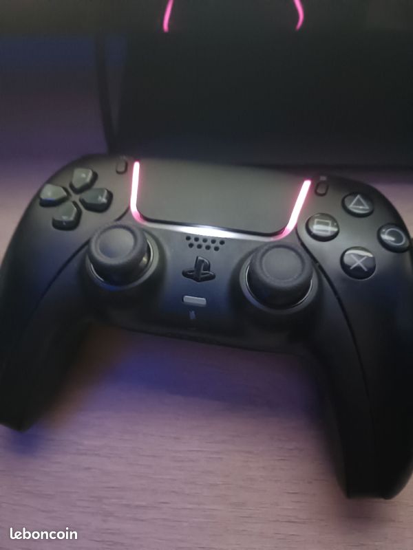Vend PS5 + clavier souris + tapis de souris + beloader + xim apex + casque+ écran + 2 manettes (image 4)