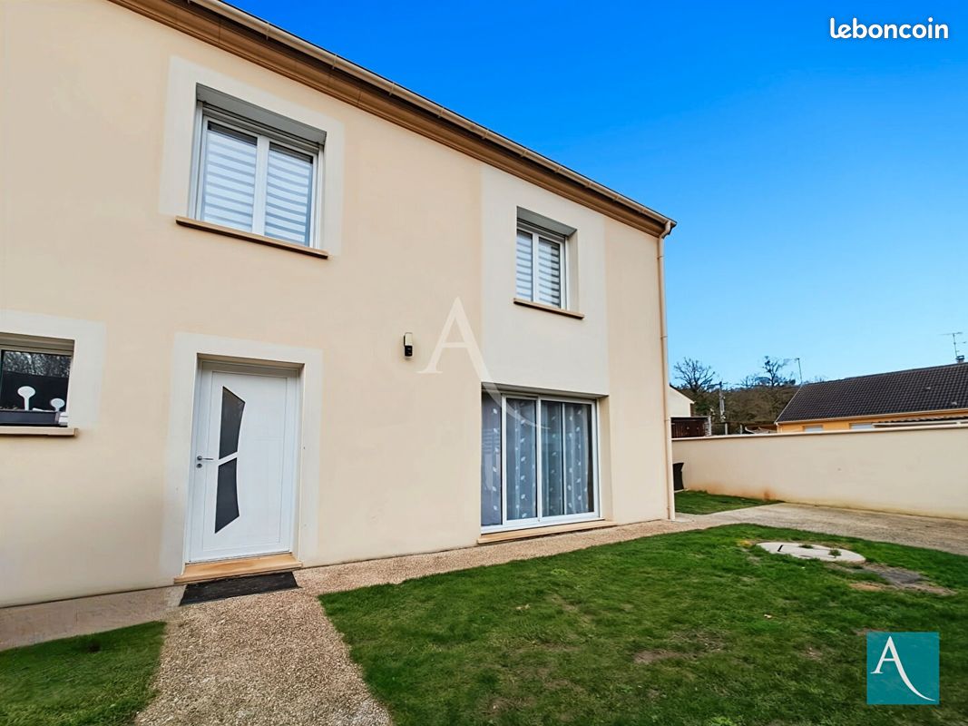 Maison 5 pièces 95 m² · à Morigny-Champigny · 95 m² · 303 800 €
