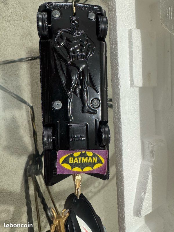 Coffret Corgi Toys 3 Pièces : Batmobile, Batboat Et Remorque – Boîte D’origine