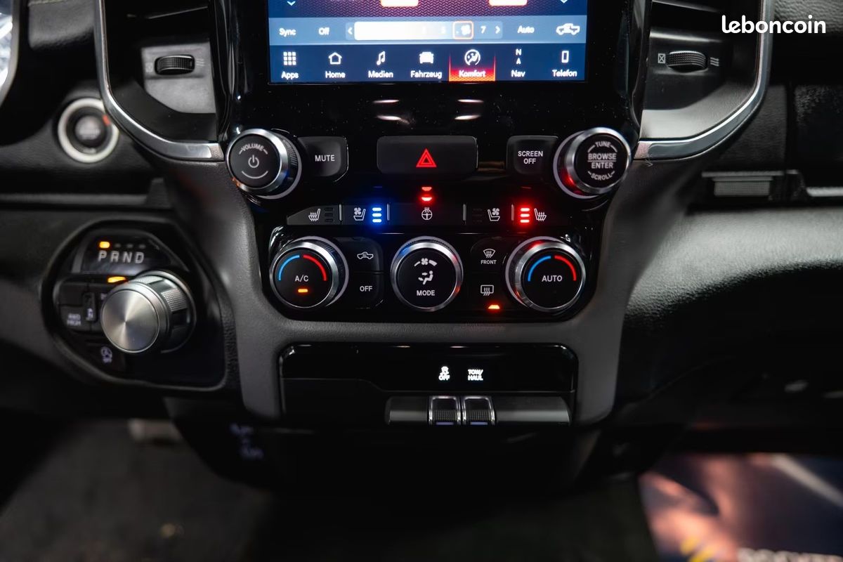 Dodge RAM 1500 Laramie Night Edition 5.7 HEMI 401 ch 4x4 – Alpine – 20” – Offroad (image 24)