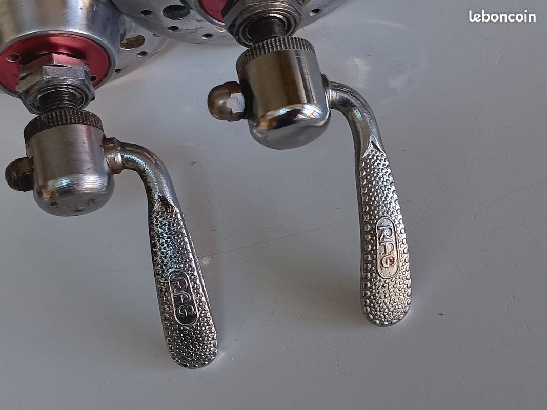 Paire de roues Moyeux maxicar - Équipements vélos