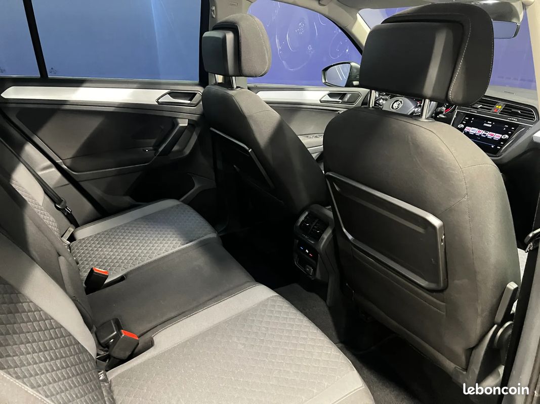 VOLKSWAGEN Tiguan 2.0 TDI 150ch Confortline - Boîte auto - CarPlay - Toit ouvrant panoramique - Régulateur de vitesse - Caméra de recul (image 19)