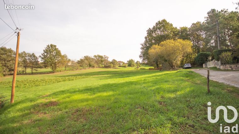 Terrain 2500 m² USSAC