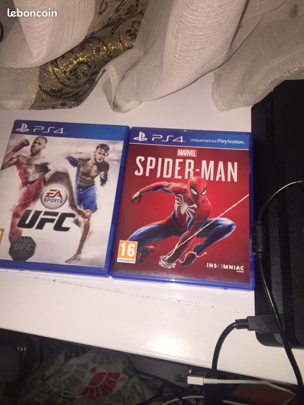 Je vend une PS4 1to + manette gaming + 4jeux (image 2)