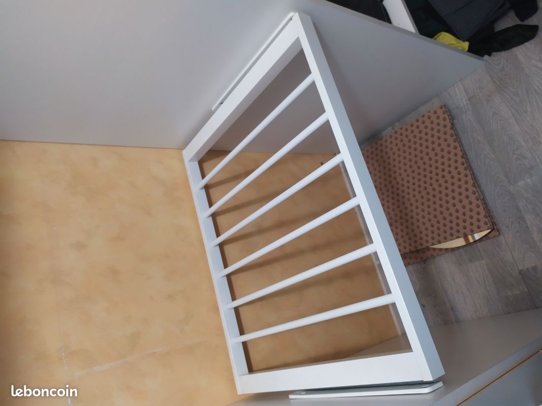 Porte-pantalons bois blanc Ikea (image 1)