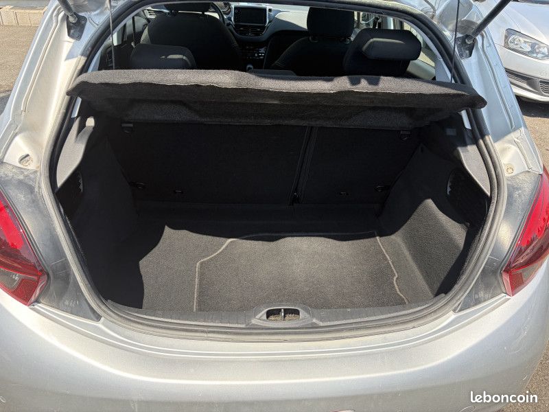 Peugeot 208 1.2 PURETECH 82CH ALLURE 3P (image 9)