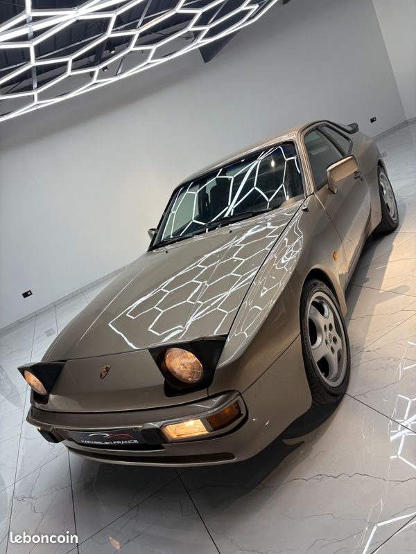 PORSCHE 944 2.5L 163ch de 1982 Essence Superbe état 88.348Km certifiés (image 1)