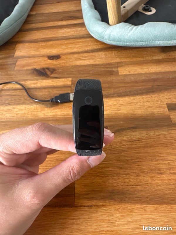 Xiaomi Mi Band 2 (image 1)