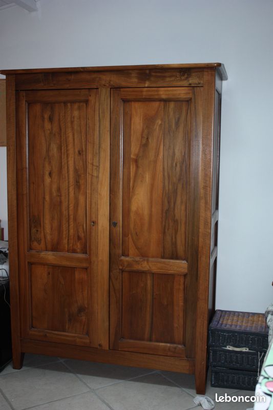Armoire en noyer 2 portes (image 2)