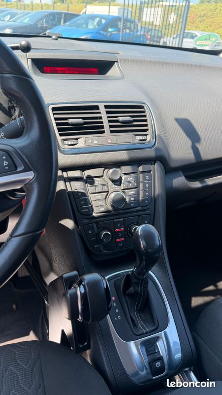 Opel meriva 1.4 véhicule équipé avec certificat pour une personne handicapée (image 8)