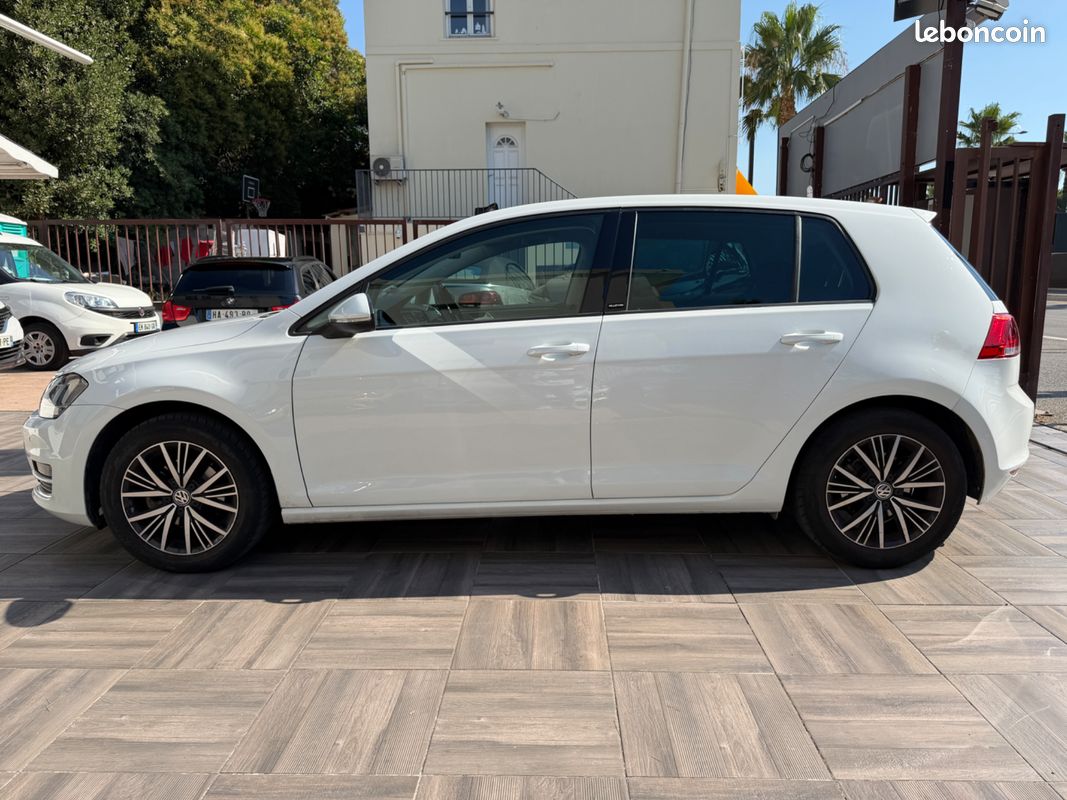 VOLKSWAGEN Golf 1.2 110ch Allstar - CarPlay - Suivi complet - Faible kilométrage (image 2)