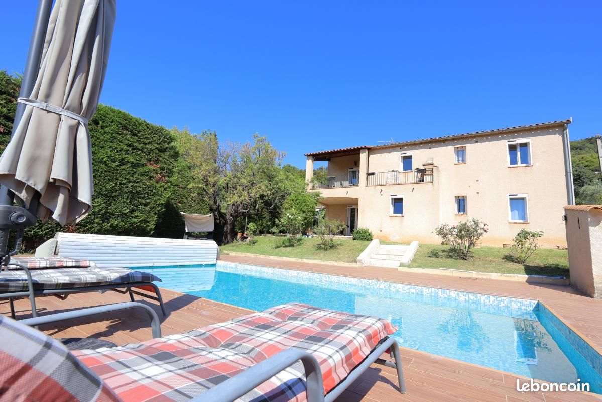 Maison 6 pièces 137 m² · à Villeneuve · 137 m² · 2 152 €