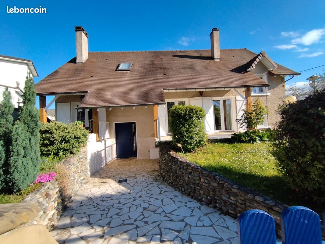 Maison 6 pièces 130 m² · à Nay · 130 m² · 269 000 €