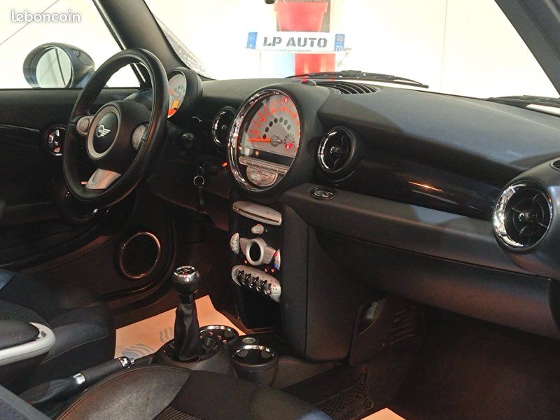 đ PROMOTION đ Mini Cooper Diesel âœïž â
Toit ouvrant Panoramique - SiĂšges chauffants đ„ â
ContrÎle technique Ok - Reprise possible de votre véhicule (image 8)