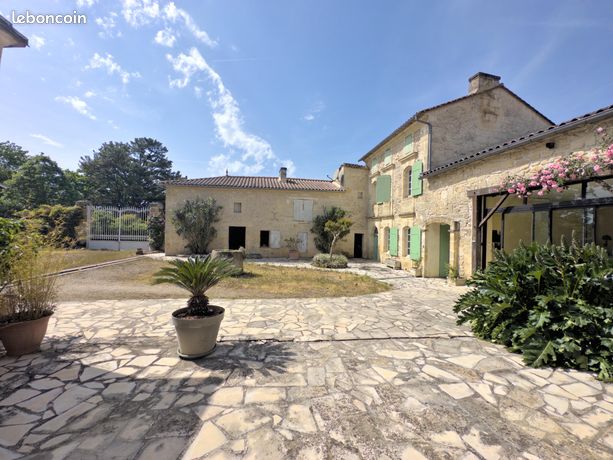 Naujan-et-postiac – cœur de bourg – ensemble immobilier de caractère – fort potentiel