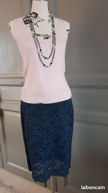 Jupe Bleue Marine Caroll Taille 36 - Très Bon état, Coupe Régulière, Idéale Pour Le Quotidien
