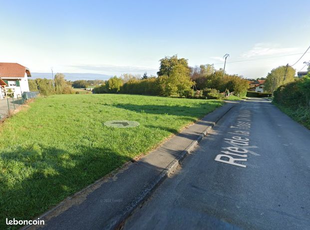 RARE, A SAISIR : Particulier vend Magnifique terrain de 1850 m2 constructible idéalement situé