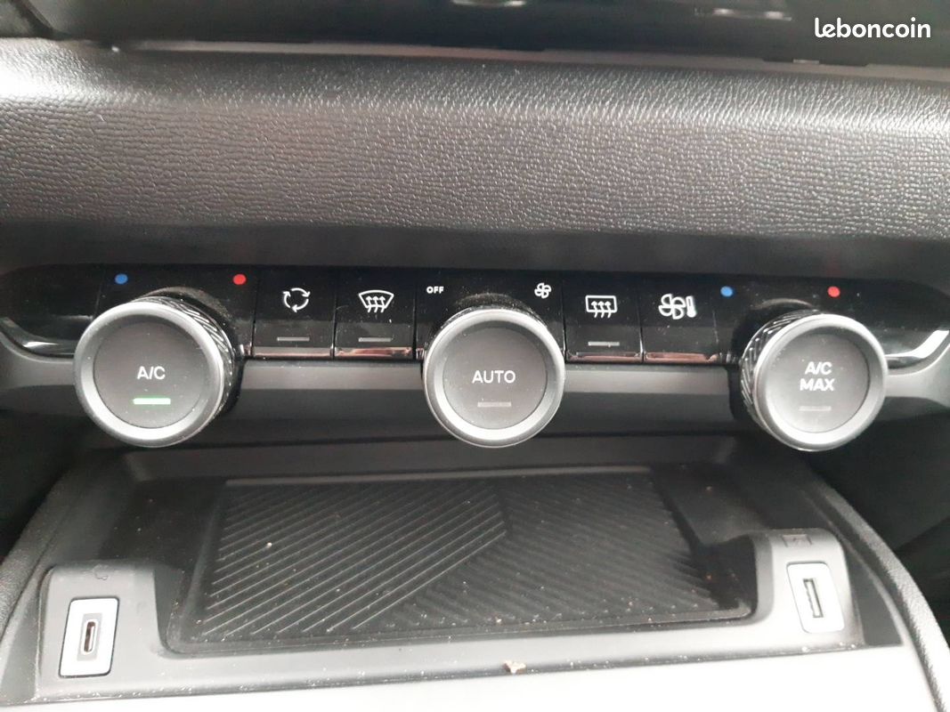 CITROEN C4 BlueHDi 130 EAT8 Max (image 27)