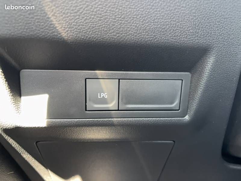 Renault Captur Eco-G 100 ch Techno (image 16)