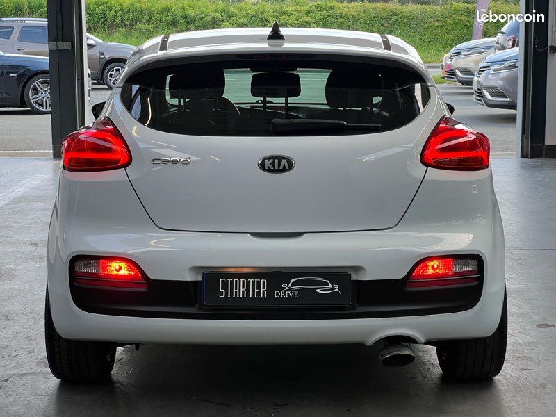 🟢 Kia Ceed Coupe 1.4 GDI 100ch Style "108000km-GPS" (image 8)