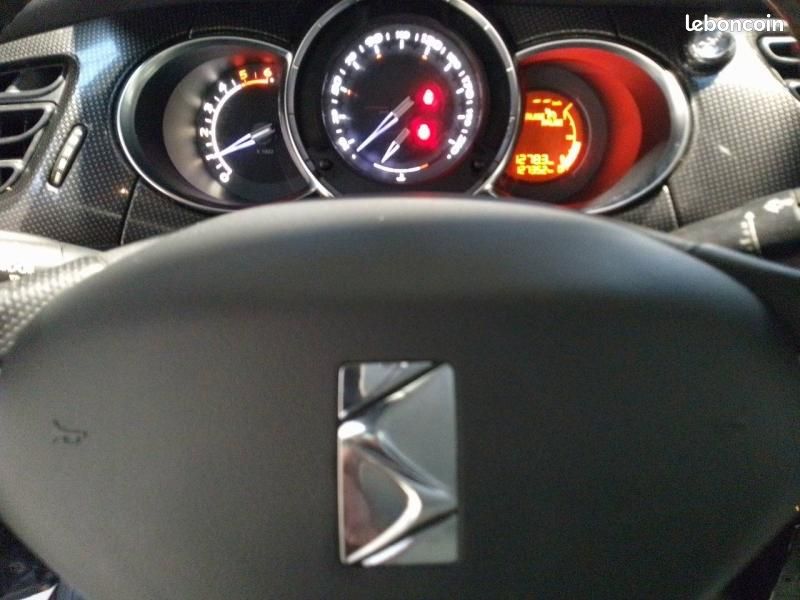 Citroen DS3 1.6 e-HDi110 Airdream Sport Chic (image 14)
