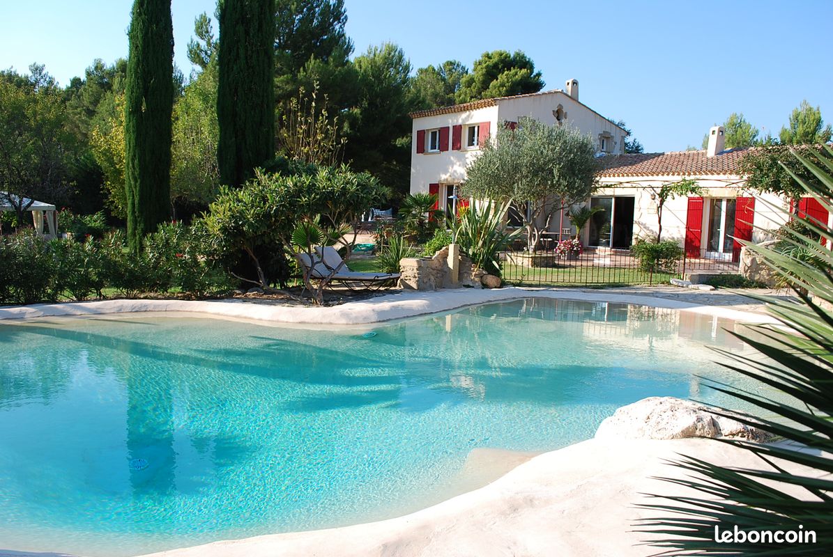 Maison 14 pièces 300 m² · à Rognes · 300 m² · 998 000 €