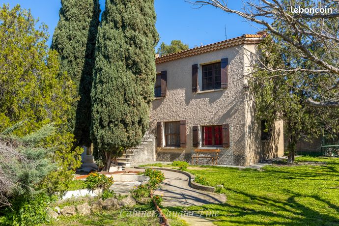 Propriété 5 pièces 250 m² — 1