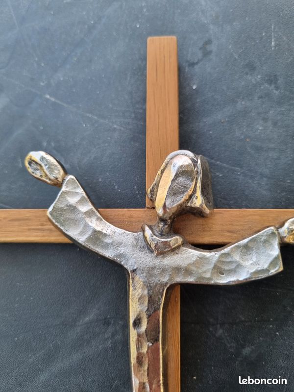 Beau crucifix contemporain (image 8)