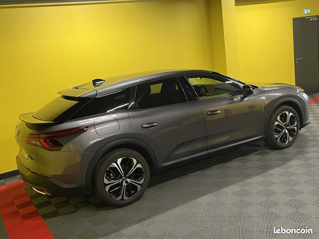 Citroen c5 x essence 130 cv bv eat8 / cuir / camera / affichage tete haute / chargeur induction (image 25)
