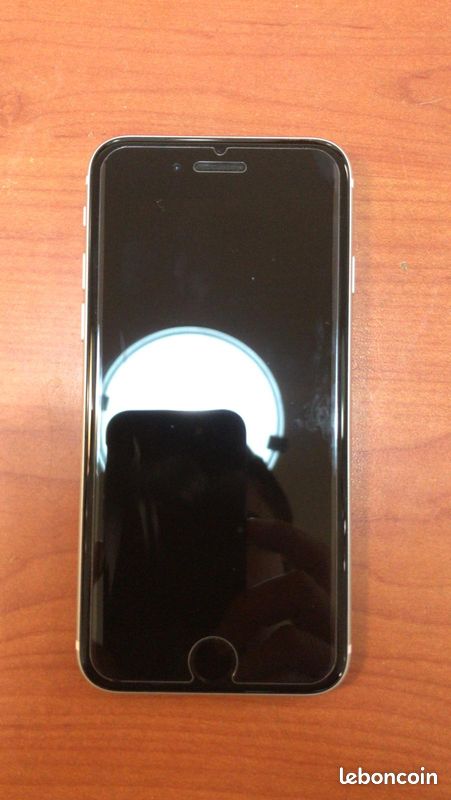 Iphone SE blanc et noir 128GB (image 2)