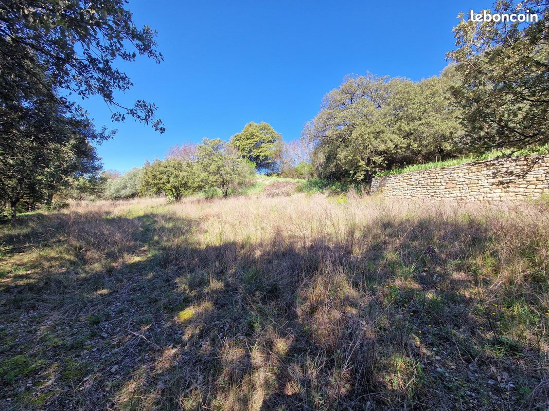Terrain 900 m² · à Rustrel · 900 m² · 176 000 €