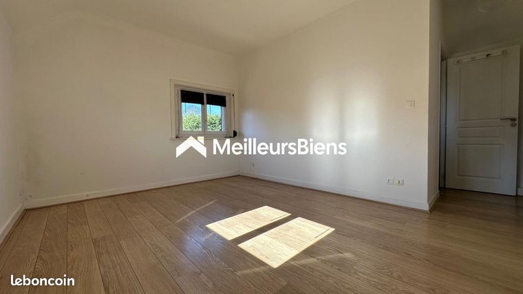 https://img.leboncoin.fr/api/v1/lbcpb1/images/83/d5/44/83d5445f0d1b6e5aa2bf23dbc49c8335a57db674.jpg?rule=ad-image