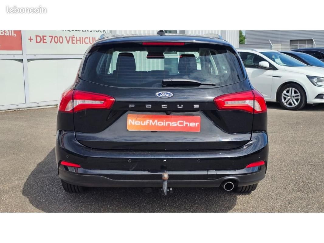 Ford Focus SW Connected 1.5 EcoBlue 120cv BVA inclus Camera de Recul + Attelage + Avertisseur ang... (image 19)