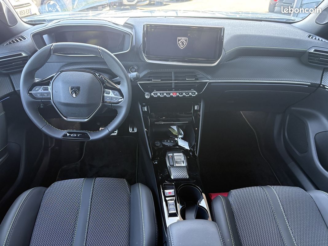 Peugeot 2008 1.2 HYBRID 145CH GT E-DCS6 (image 10)