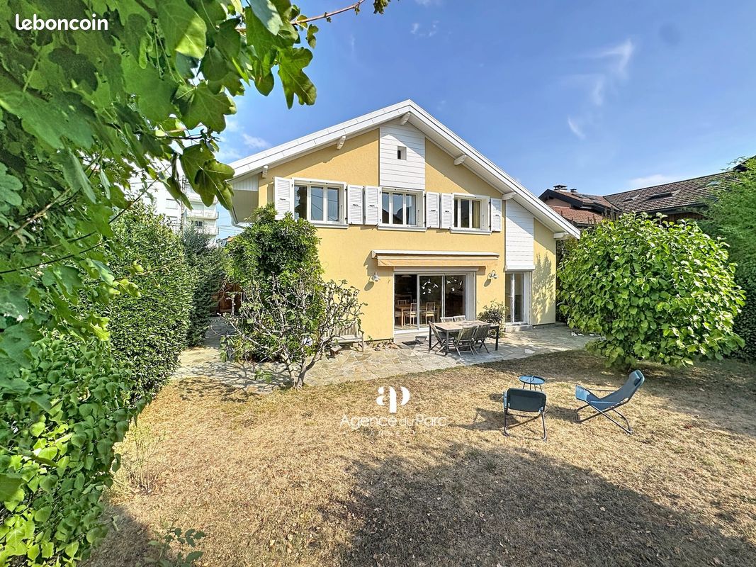 Maison 5 pièces 112 m² · à Annecy · 112 m² · 920 000 €