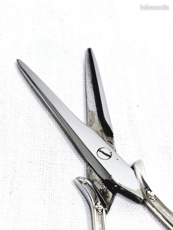 ANCIENNE PAIRE DE Ciseaux A Raisins Metal Argenté Col De Cygne Style Enpire EUR 40,00 - PicClick FR
