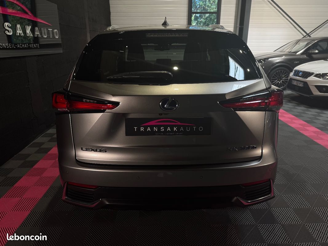 LEXUS NX MY21 300h 2WD Design Hybride (60 500 km - État irréprochable) (image 2)