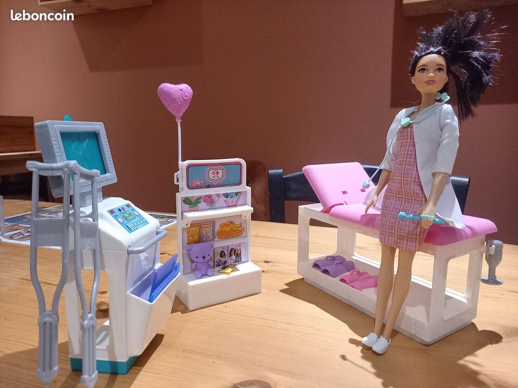 Barbie cabinet médical (image 1)