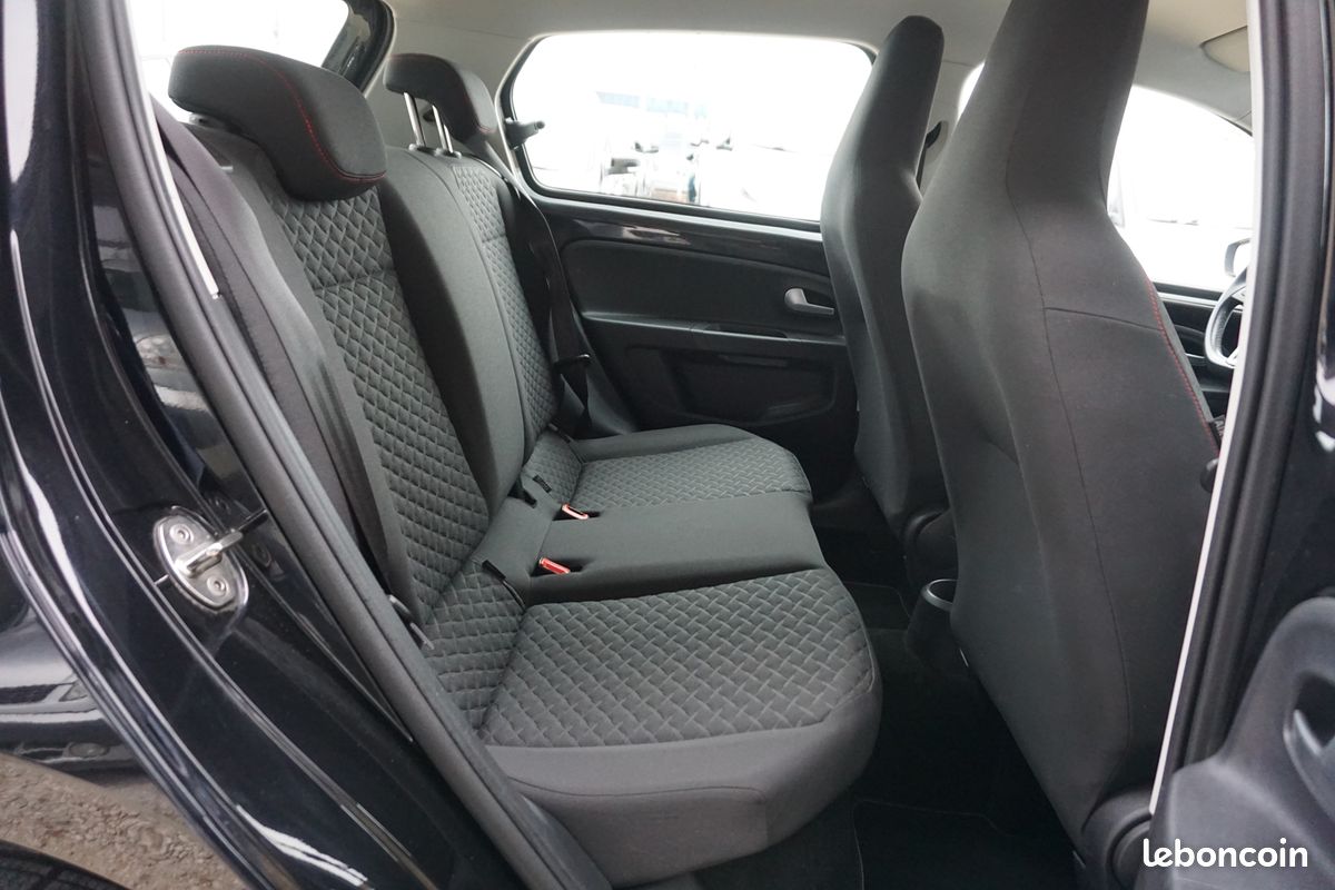 Volkswagen UP 1.0 75CH BLUEMOTION TECHNOLOGY UP CONNECT 5P EURO6D-T (image 11)
