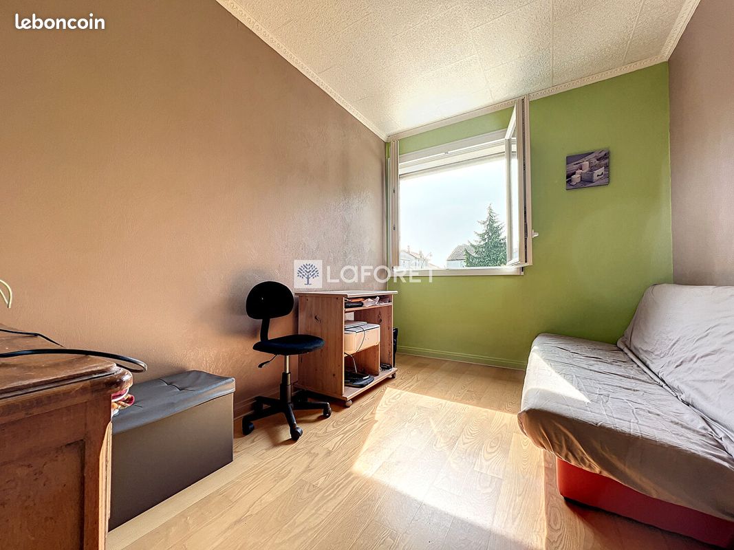 Pavillon 5 pièces 110 m² - Vernoux-en-Gâtine 79240 (image principale 10)